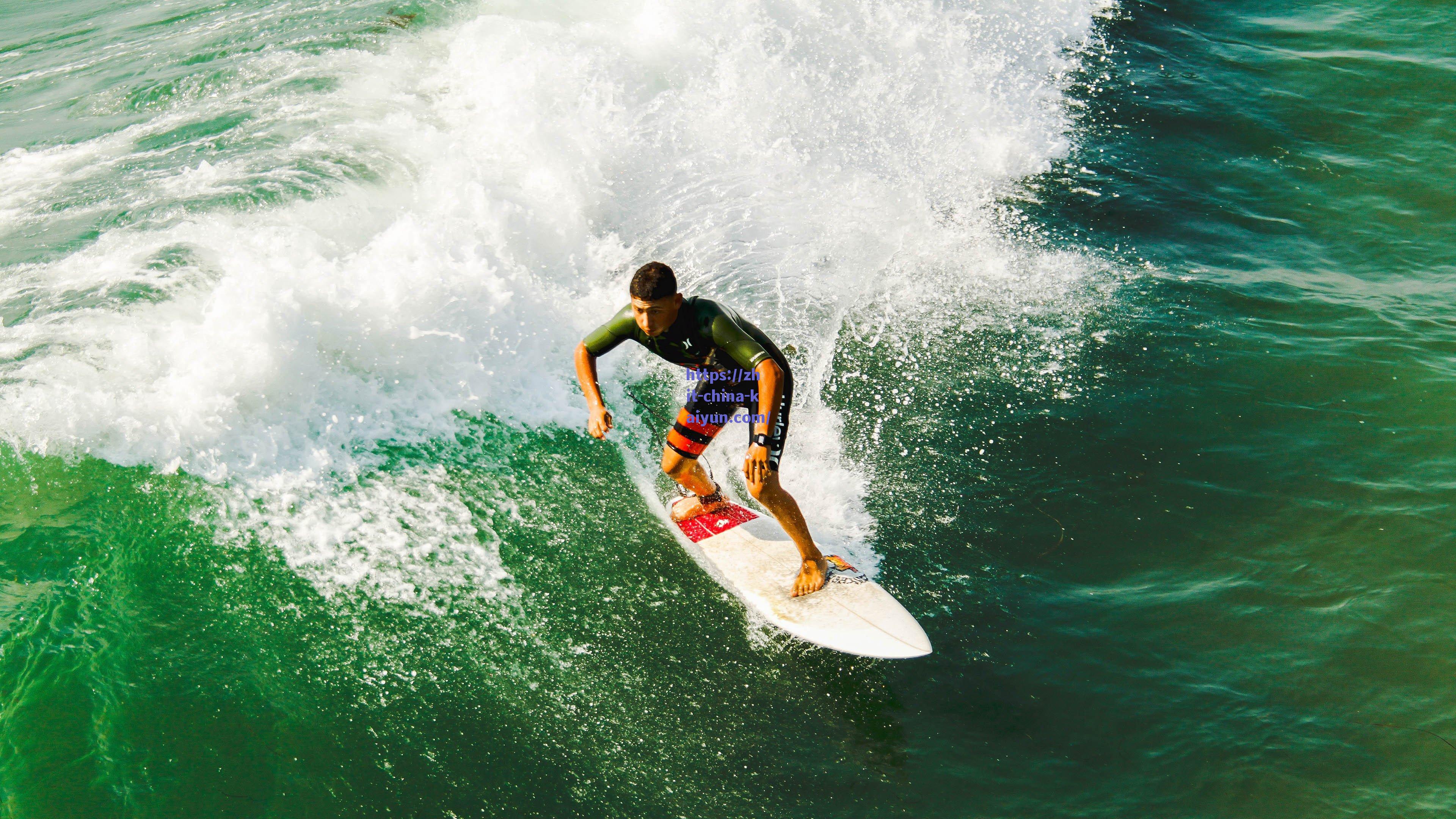 就这么强!梅西任意球绝杀再现神作,迈阿密国际官推狂赞,历史最佳