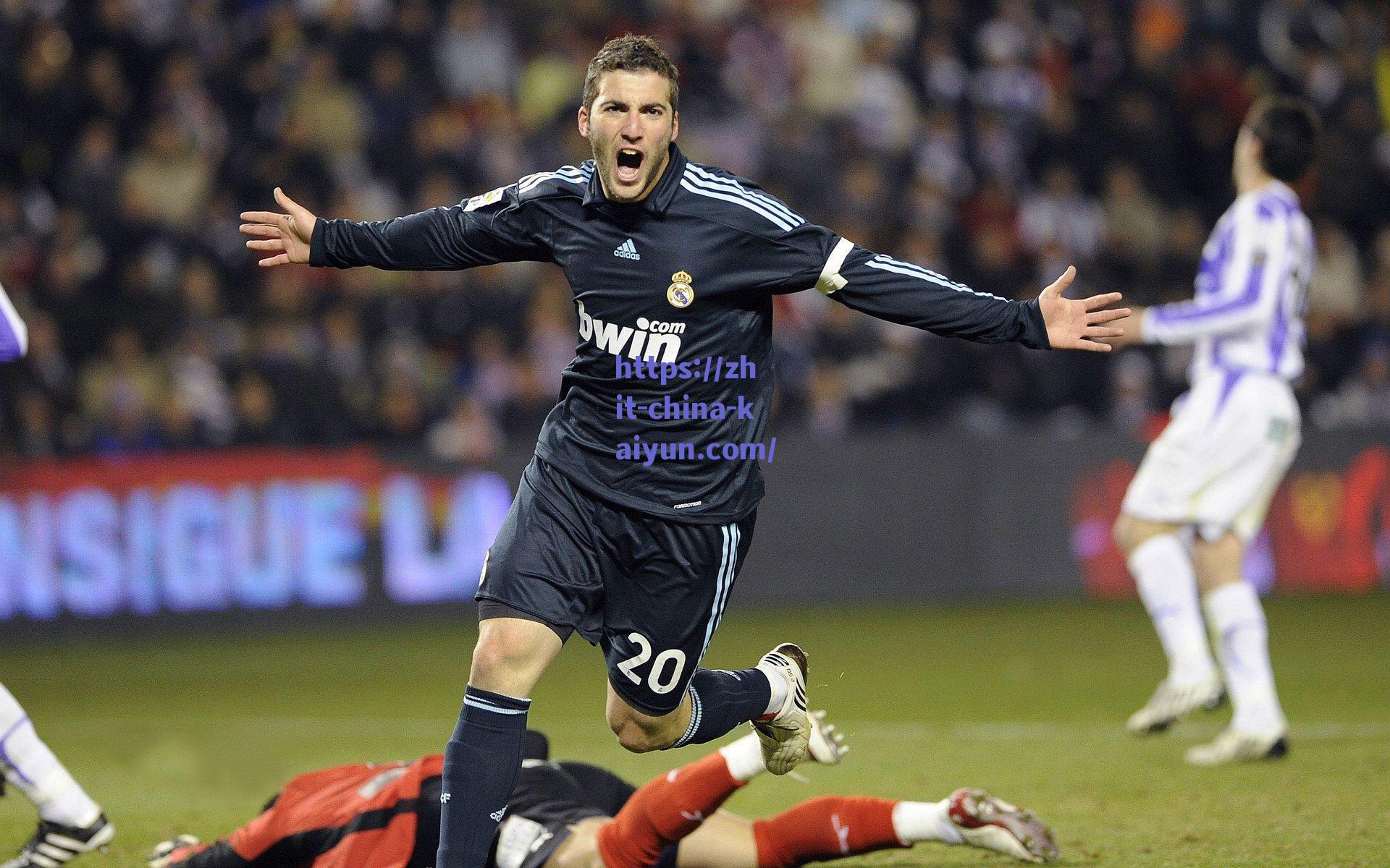 费内巴切与什克里尼亚尔达成个人条款 正与巴黎圣日耳曼协商转会付款结构